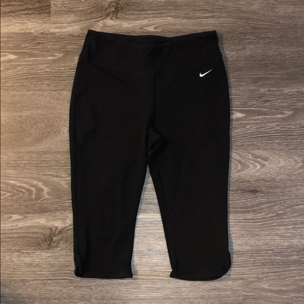 ✔️Nike Dry-Fit Knee Length Leggings